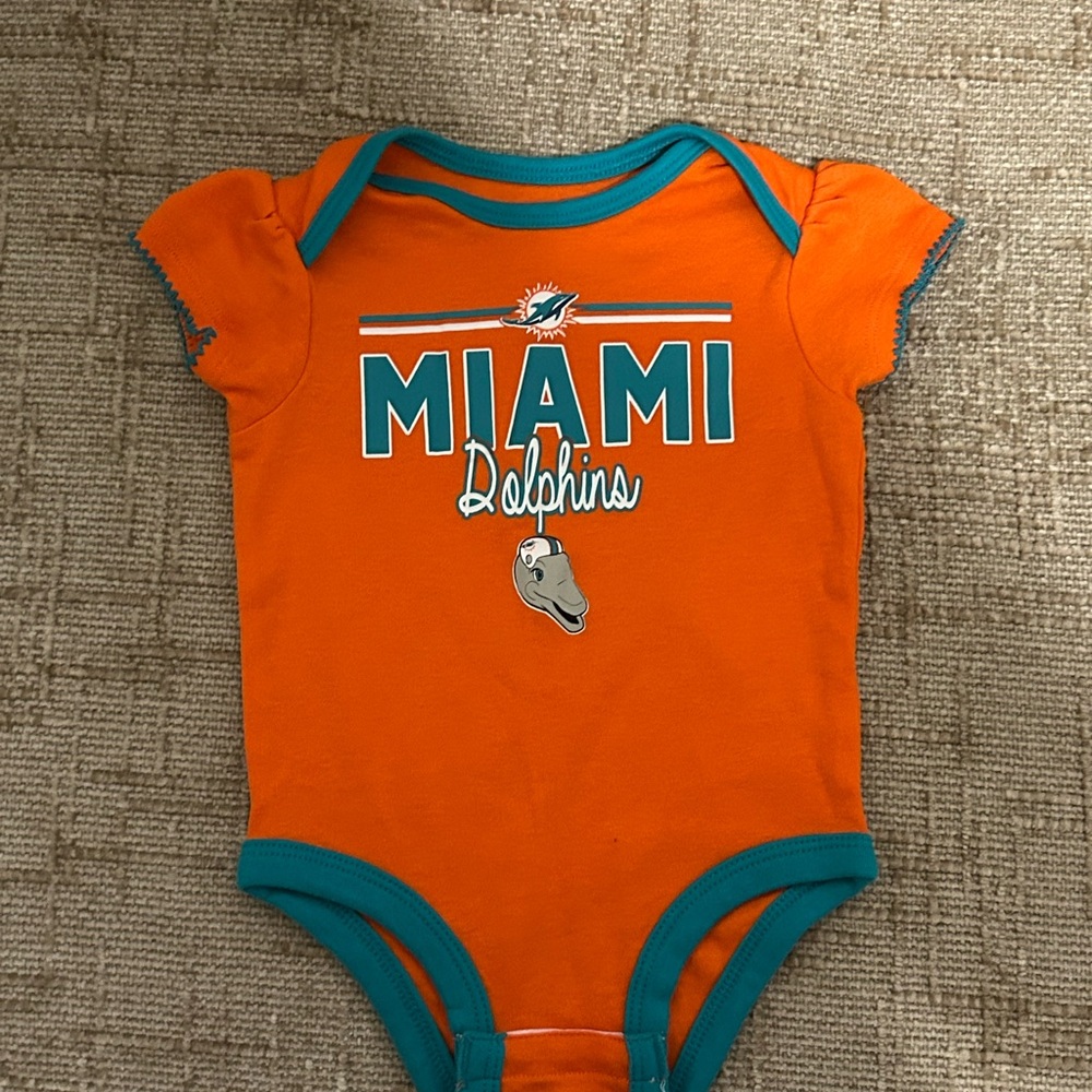 NFL Miami Dolphins infant bodysuit. 9-12M